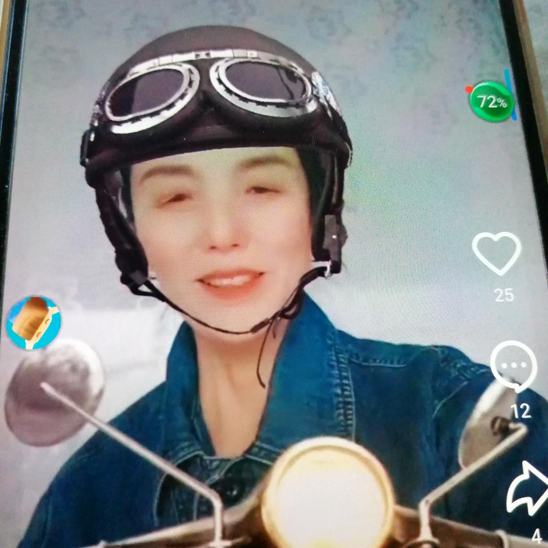 时尚的农村老太太