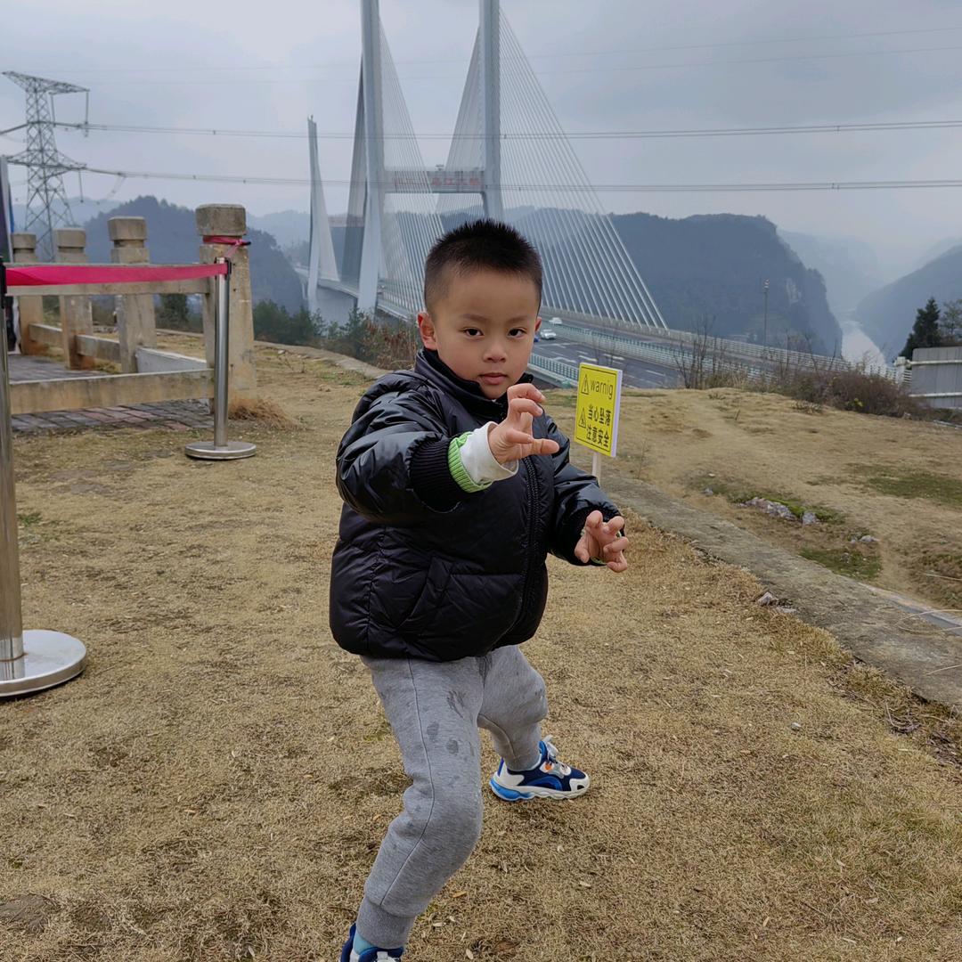 景睿爱跳舞