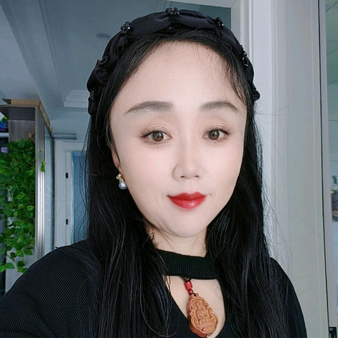 风中的花瓣