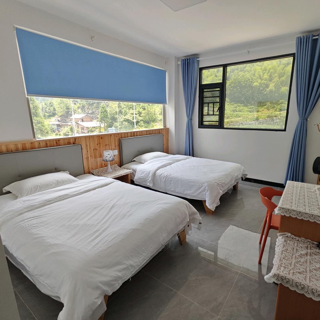 花瑶避暑如苑民宿口哨杰哥