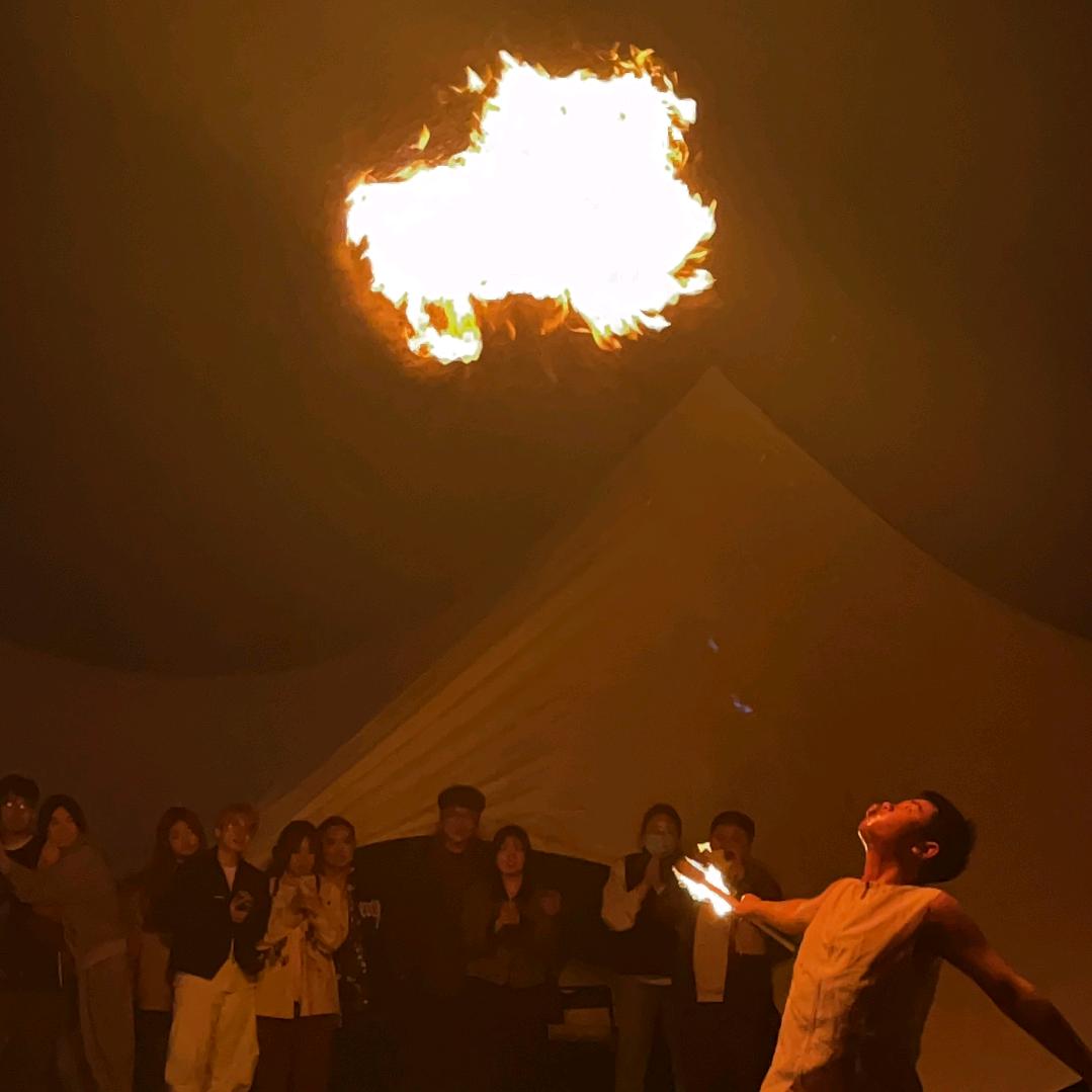 户外露营，吃饭火锅，烧烤，