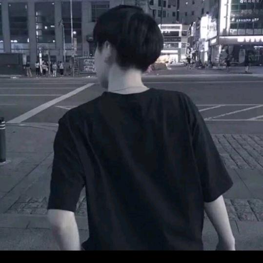 请叫我撸铁小陈总