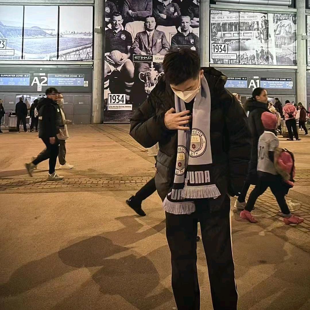 （龙杰）一家网球学练馆的主理人