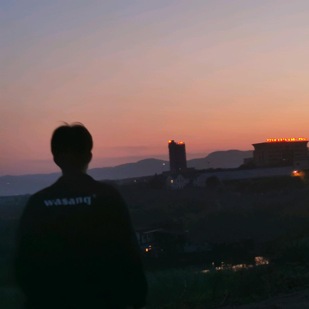 W！