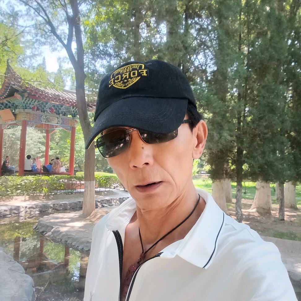 风中的云飘浮不定