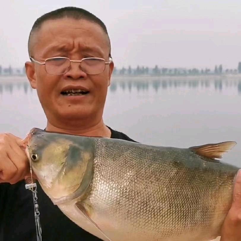 建哥钓鱼