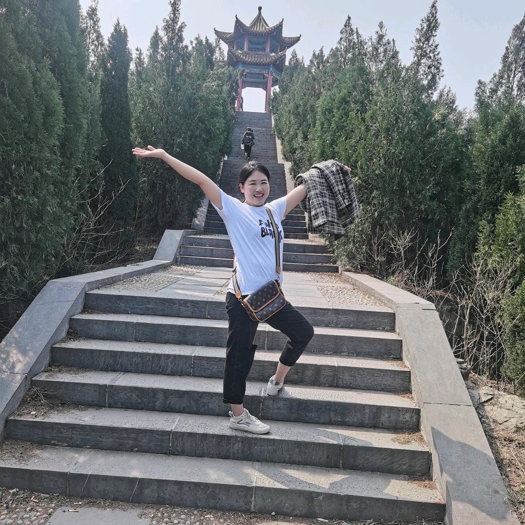 两个皮夹克的妈妈