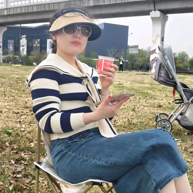 卖电源的小梁子