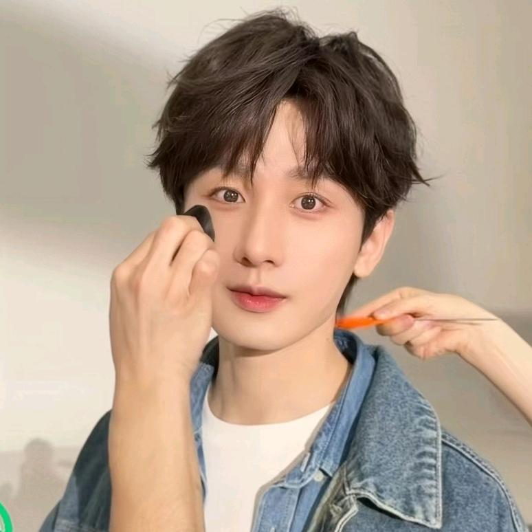 小七吖吖吖