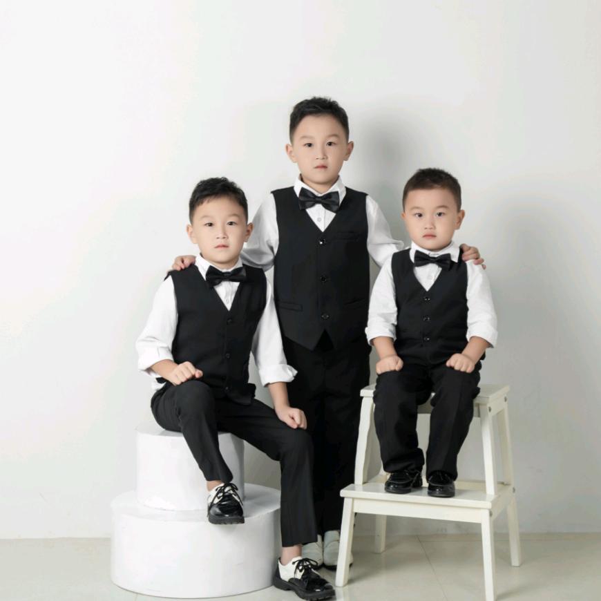 三个少爷的妈妈