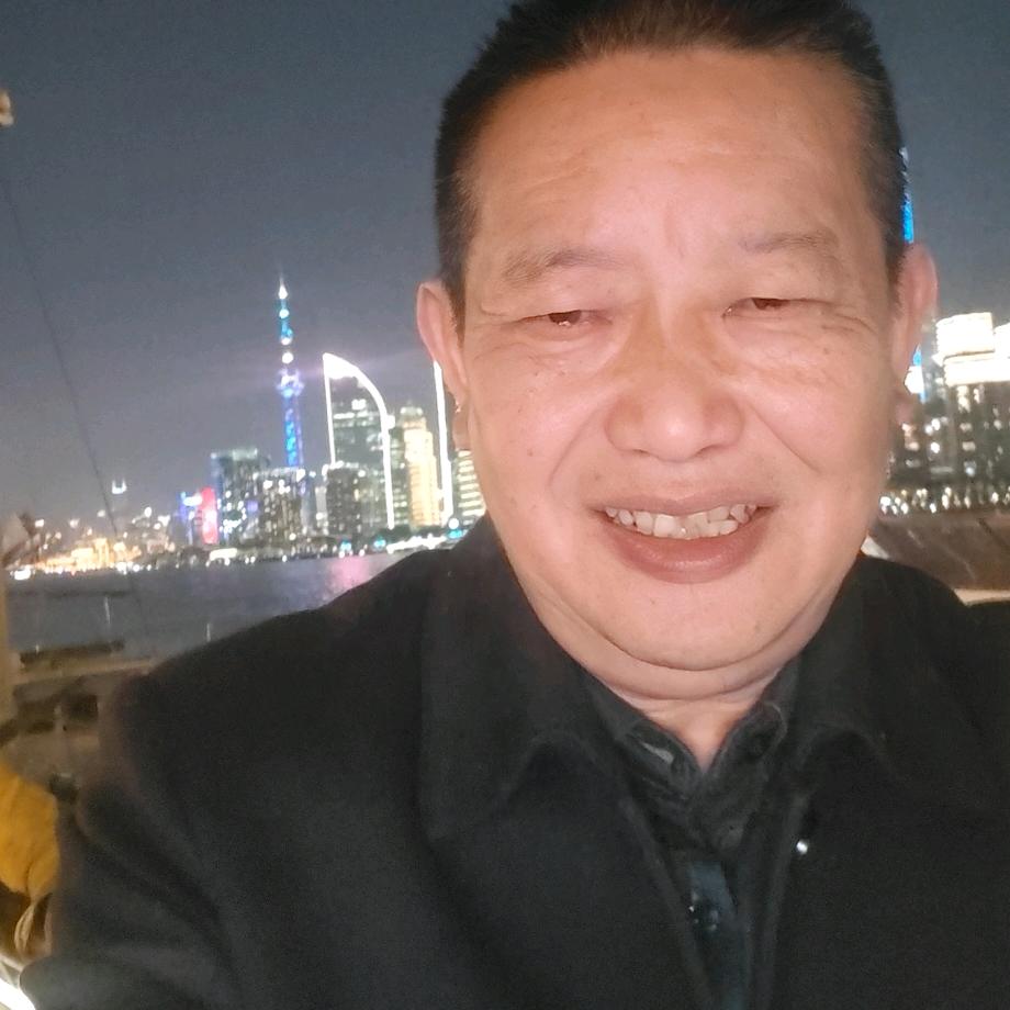 何鸭子