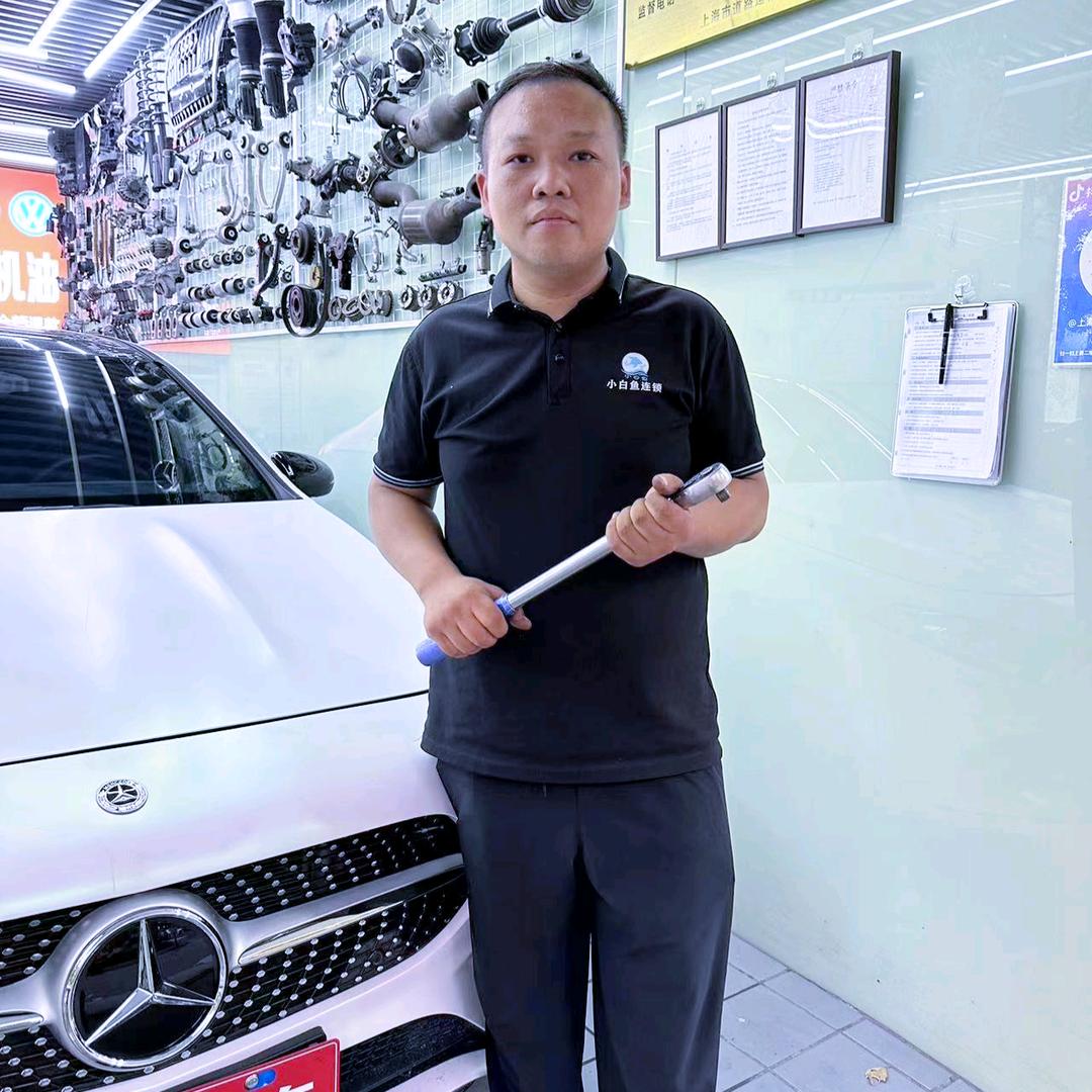 杨大侠修底盘(张师傅)