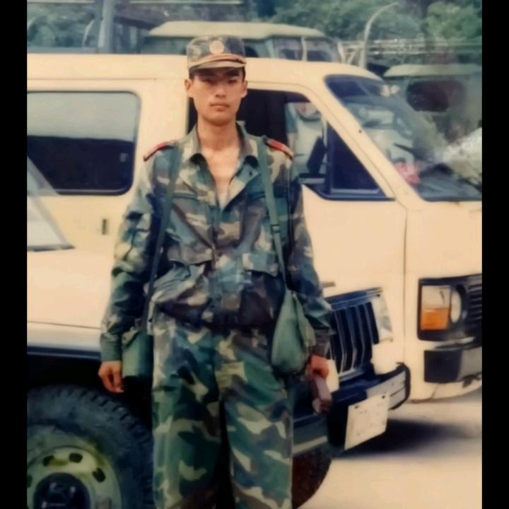 🇨🇳橄榄绿🇨🇳92川雅武'内卫