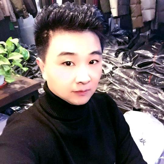 郑州银基九尺男装批发基地