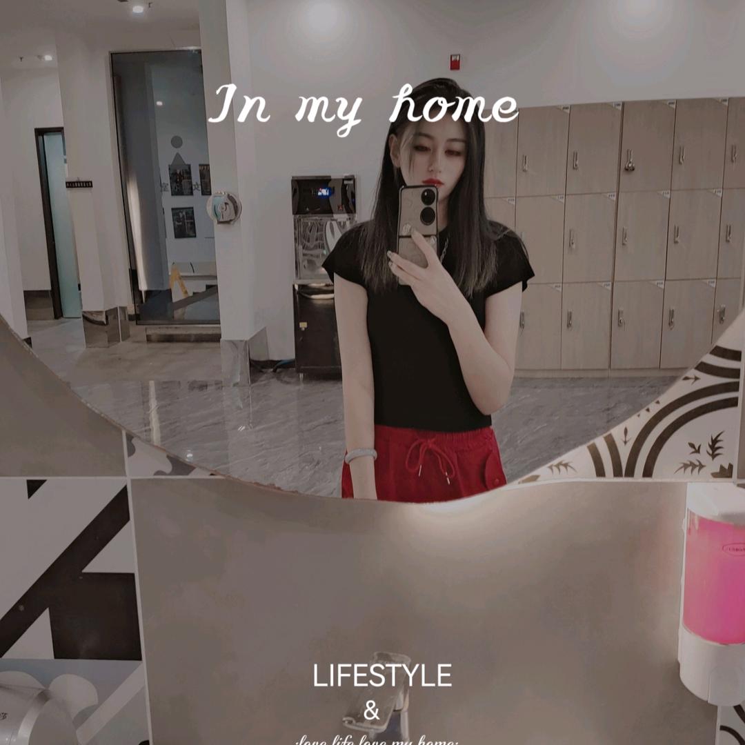 752 游泳健身 张莹