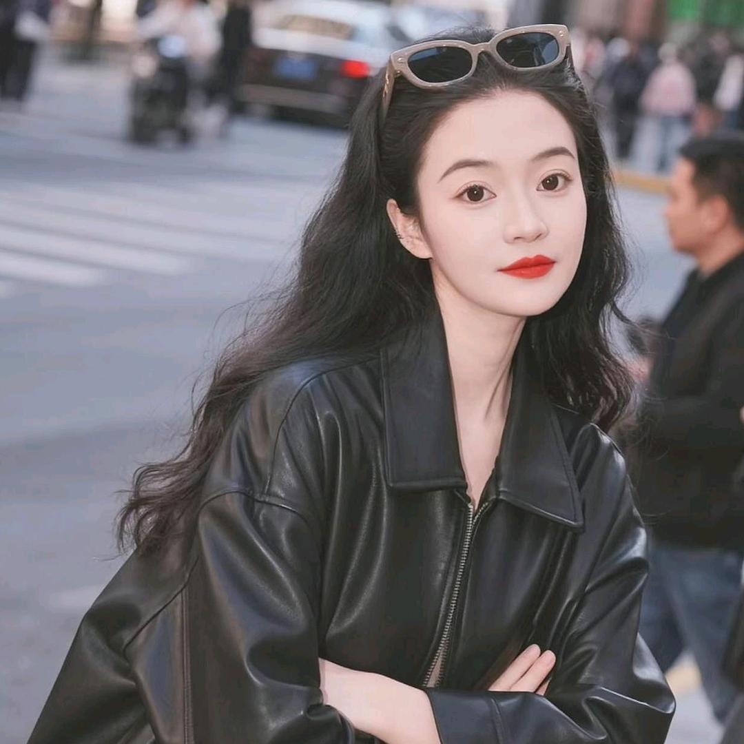 悦  己