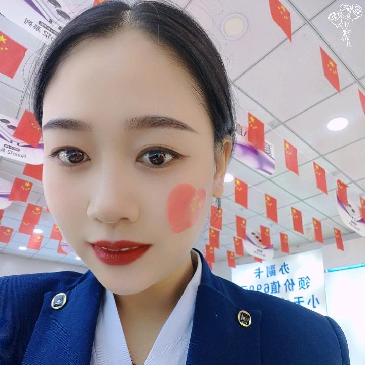 移动华枭通讯卖手机的小姐姐