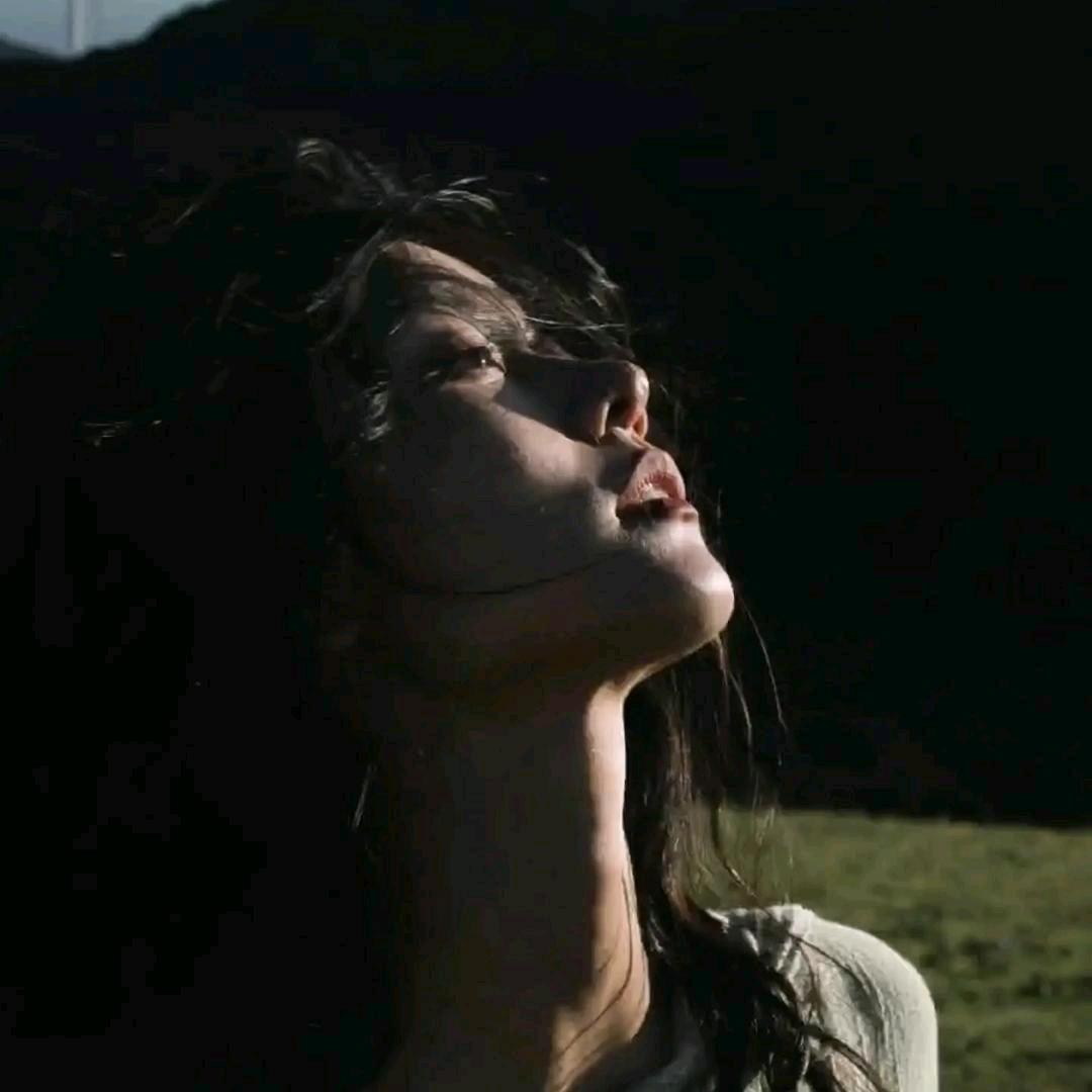 孤单听雨的猫ԅ