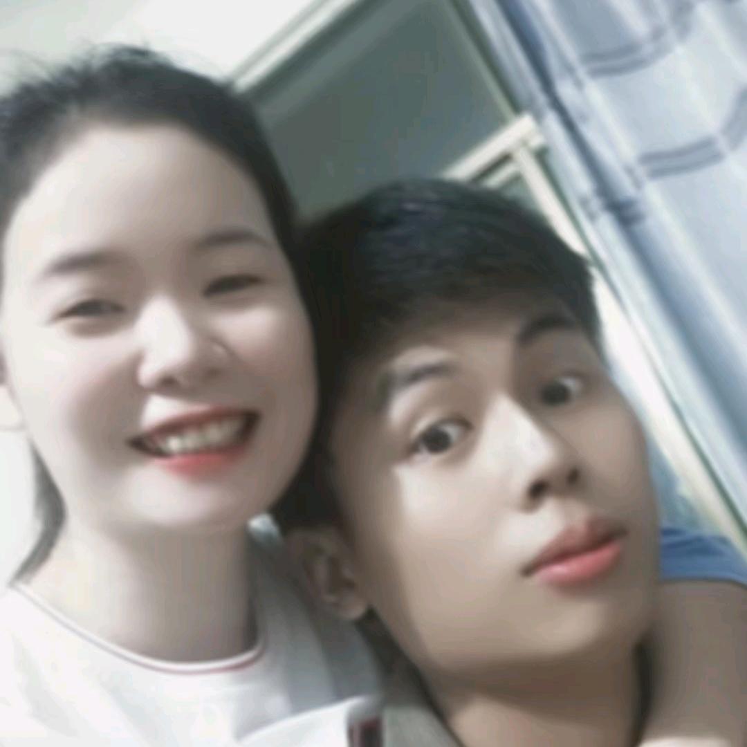 .小何啊