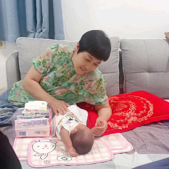 母婴护理师，催乳师华姐