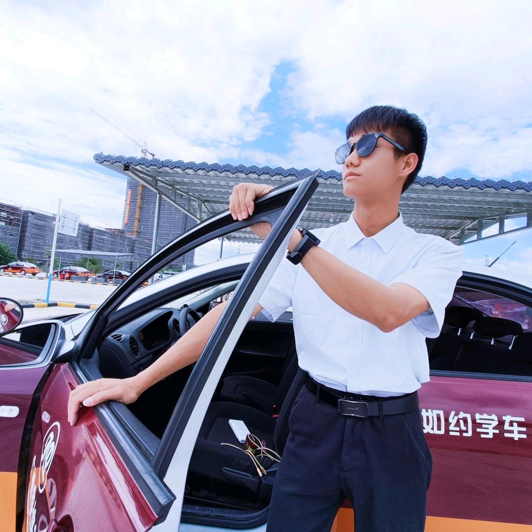 安培驾校小林教练