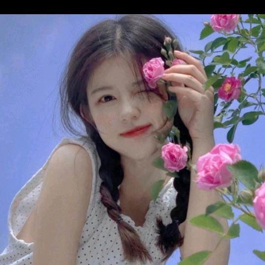 “衣然美”潮流服饰