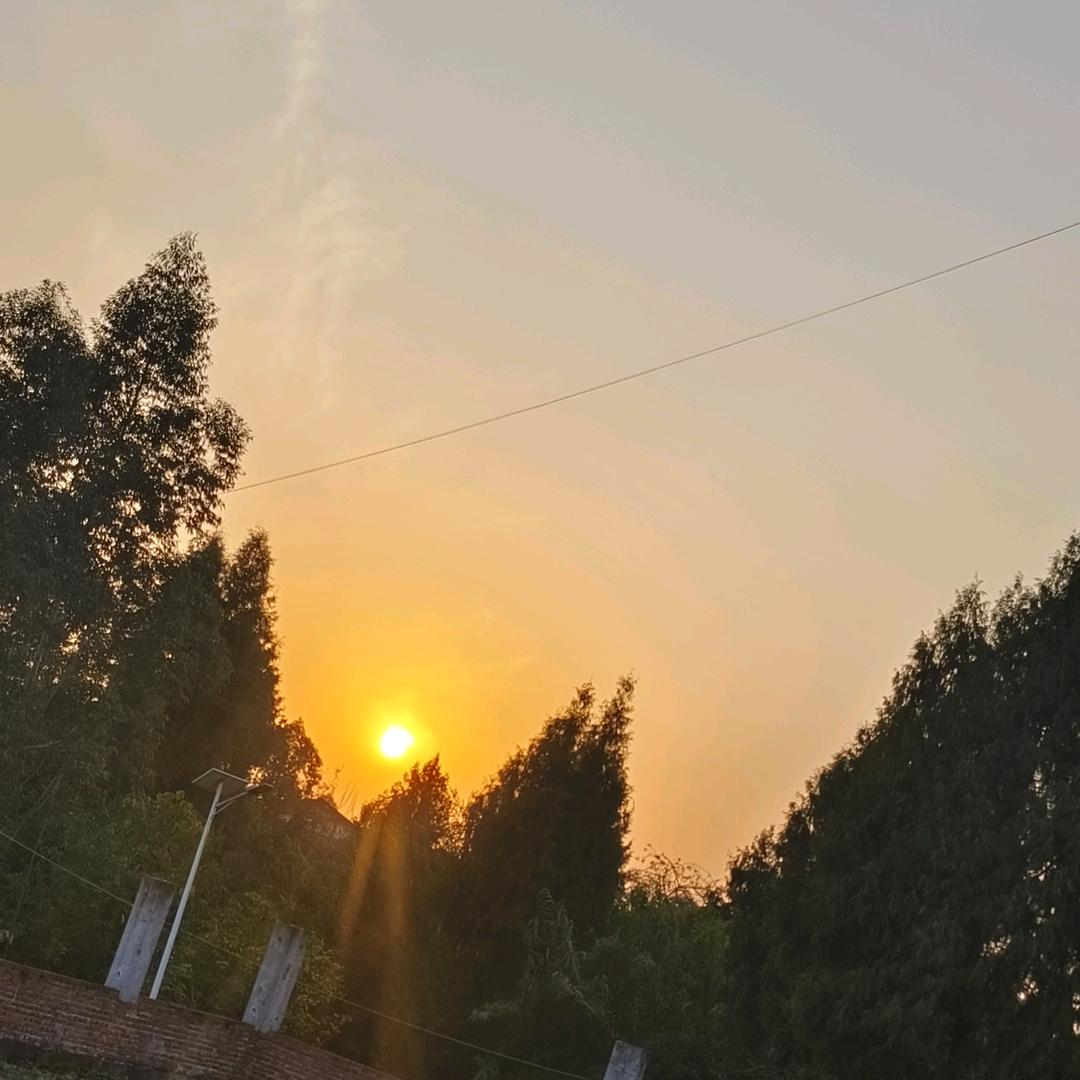 这山不知那月 Ꮤ