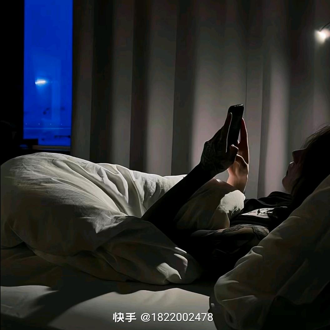 凌晨小歪