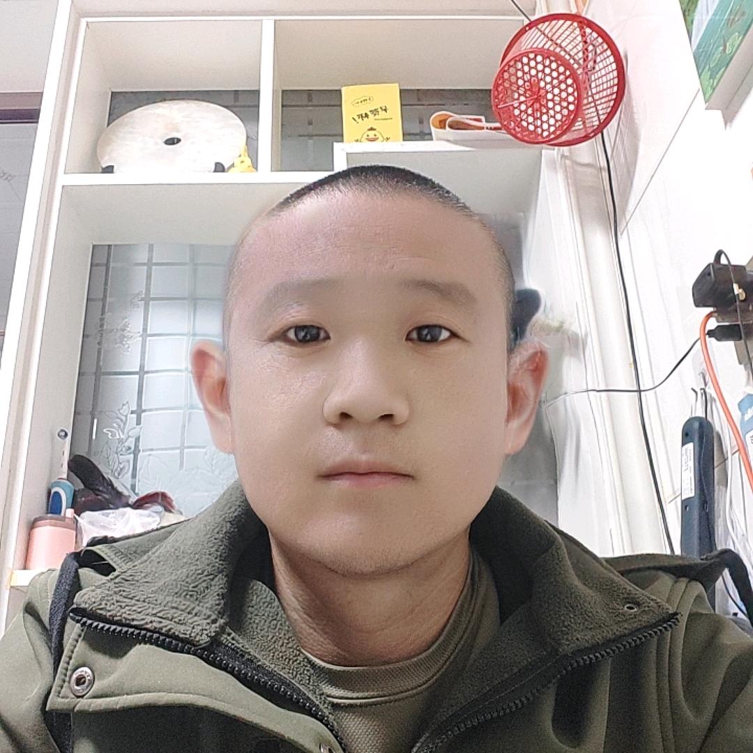 严辉的生活