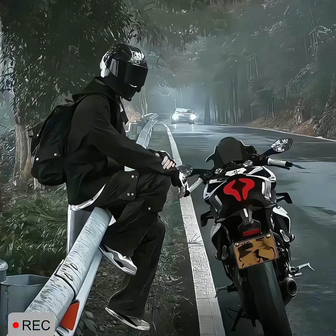 李博宇.