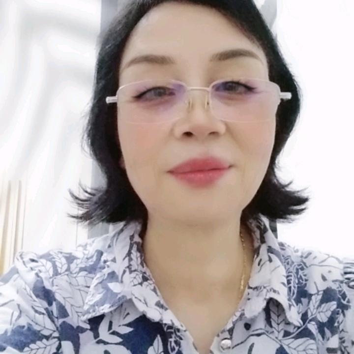 周大英