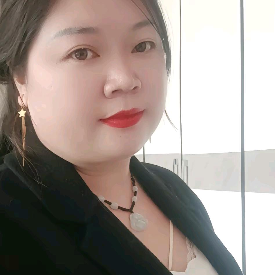 不经风雨，怎能见彩虹。彭敬俪