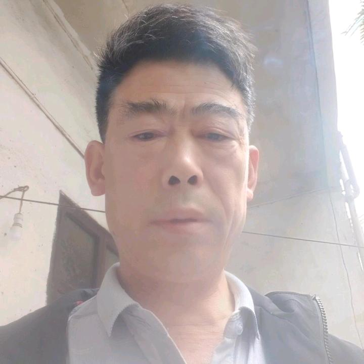 汤龙芳