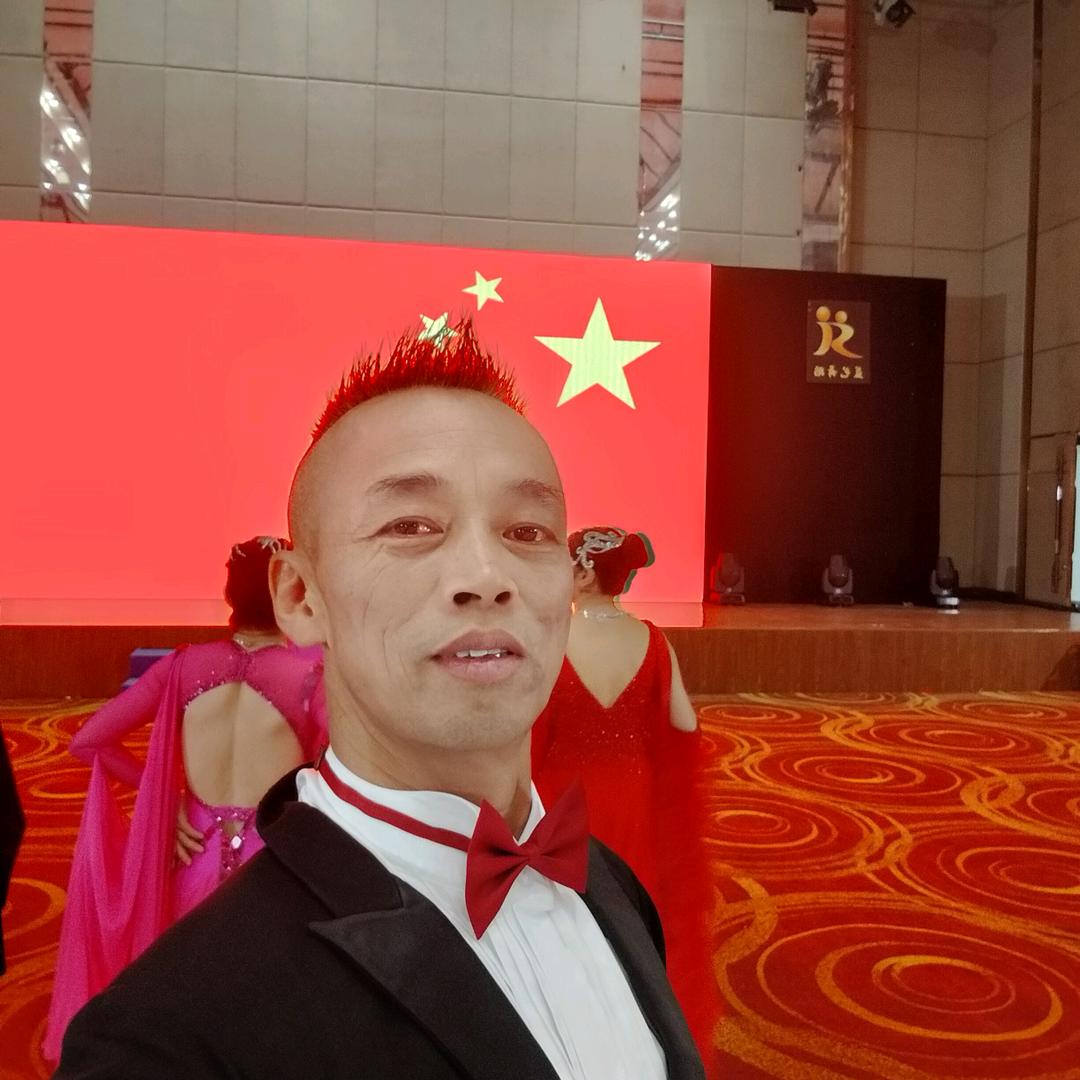 轻歌曼舞杨勇