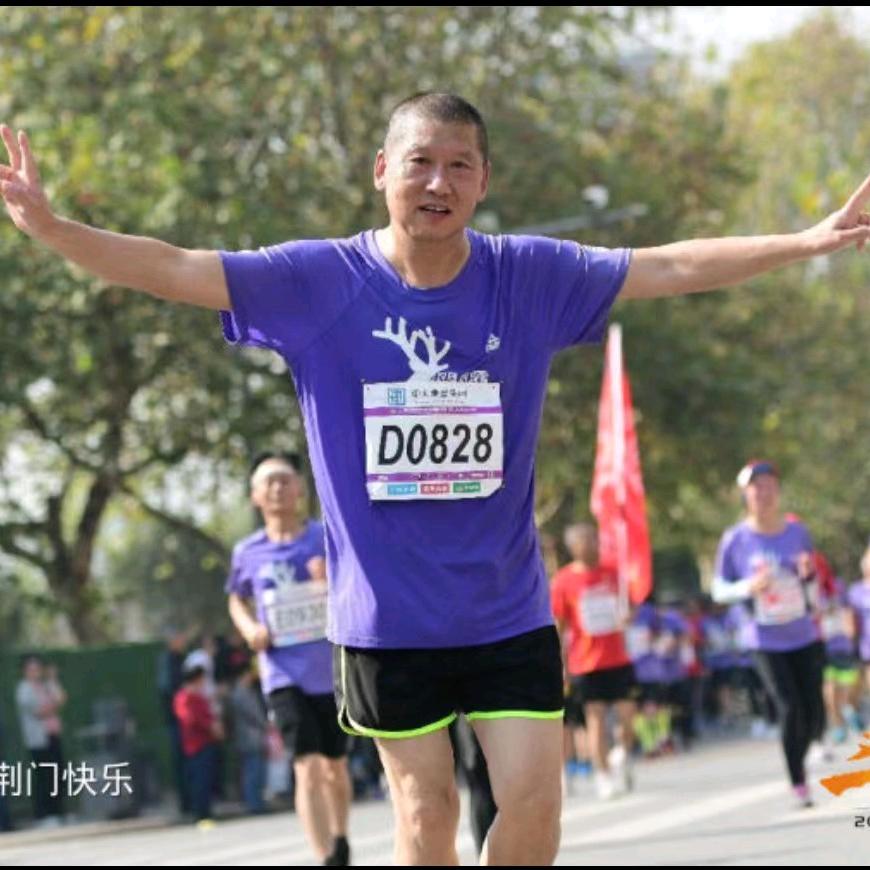 活力光头大叔