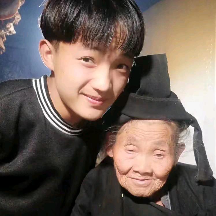云南灰灰