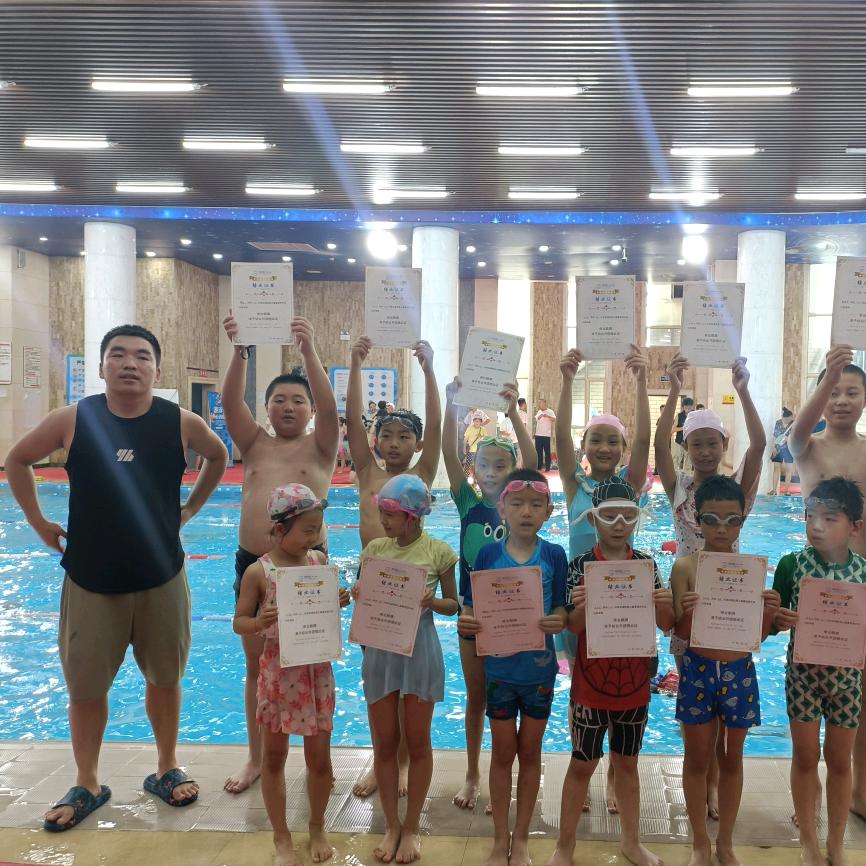 彩虹游泳健身张教练