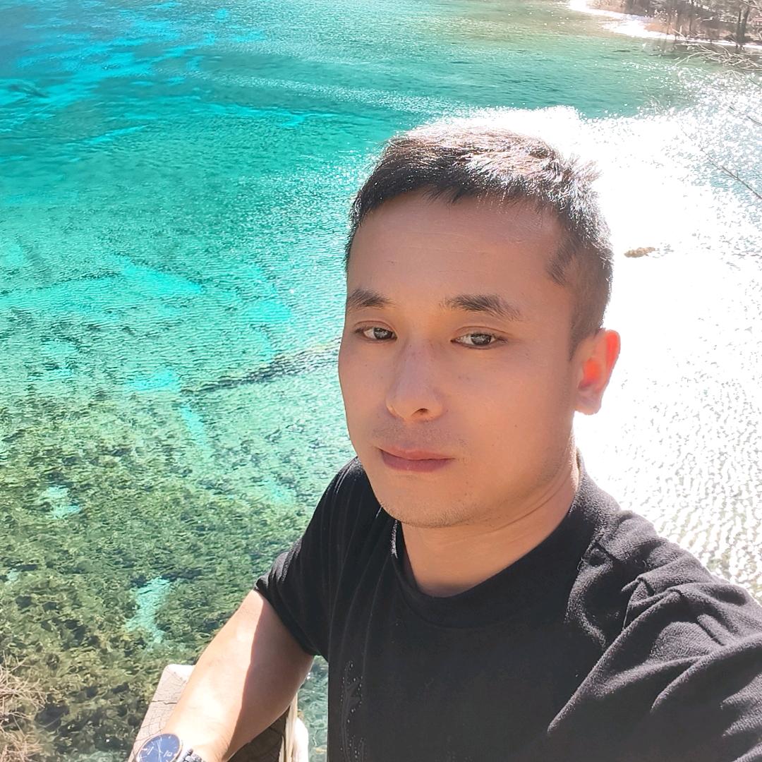 默默拼博