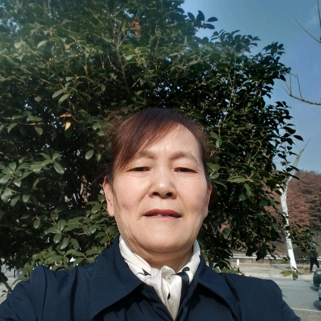 襄阳刘姐（早上6，2O开播〉