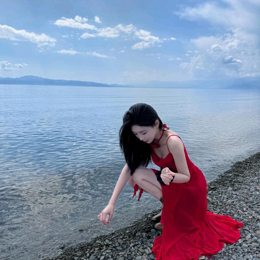 吉祥         意意