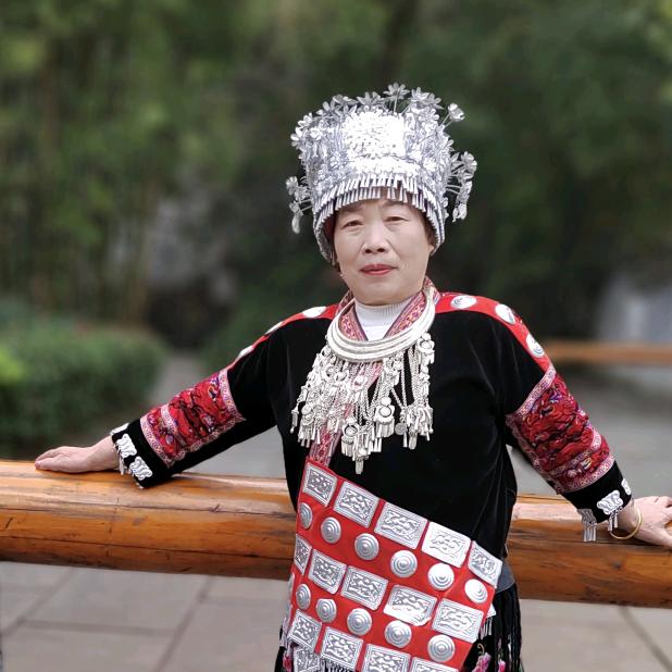 月儿弯弯巜拒绝私聊》