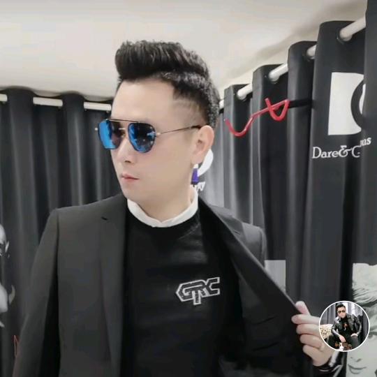 皇嘉名品服饰