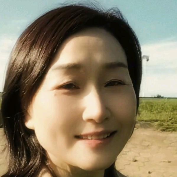 英子