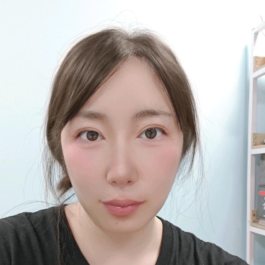 簪曳玥