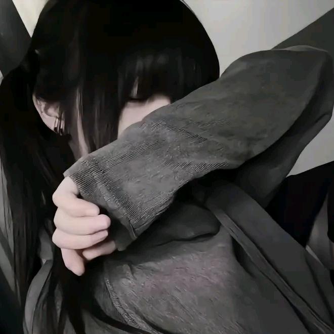 摔倒扒开老公裤子发现没有格调含泪做拉头像