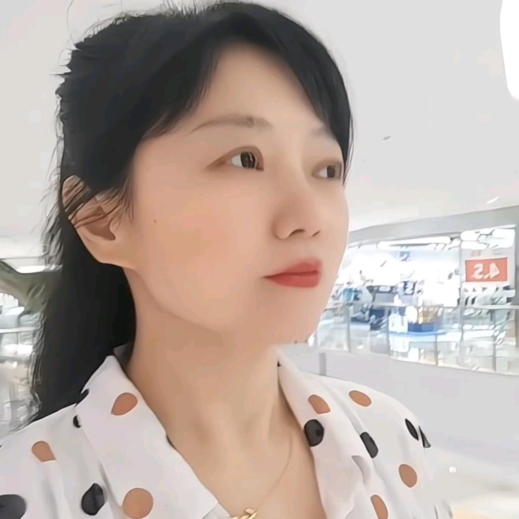 依依