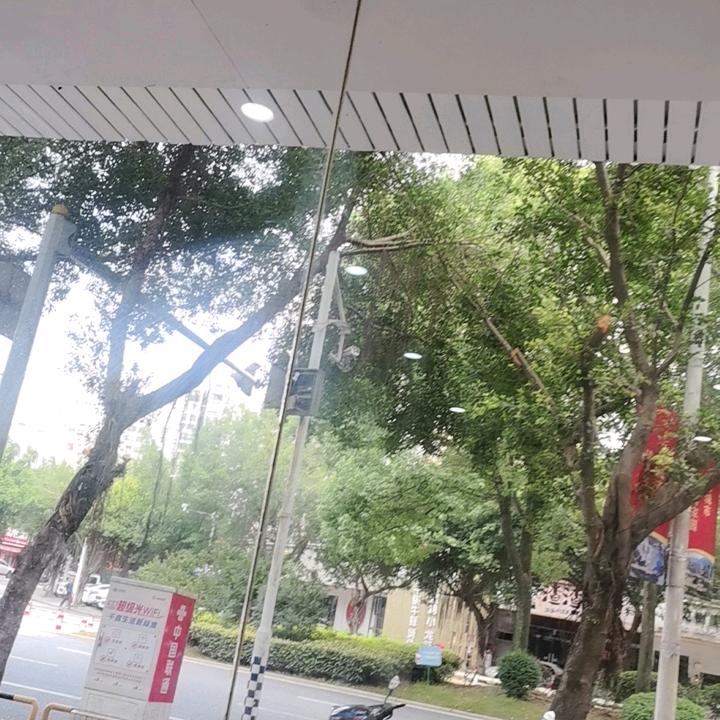 钱多多。