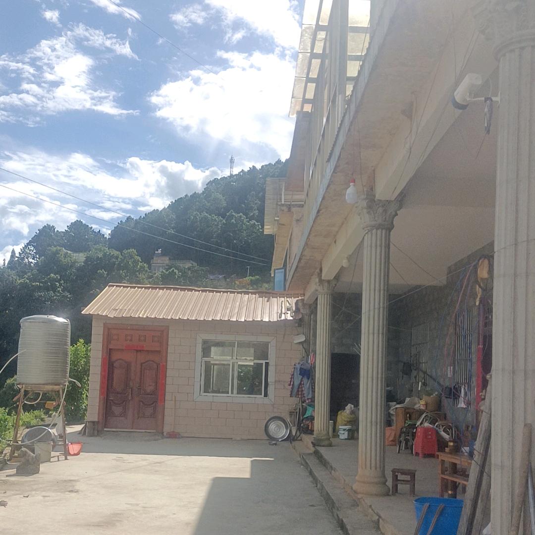 陆哥文山砚山批发瓷砖彩钢瓦棚子定做