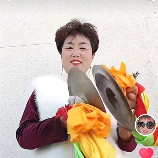 清清锣鼓队1833778713