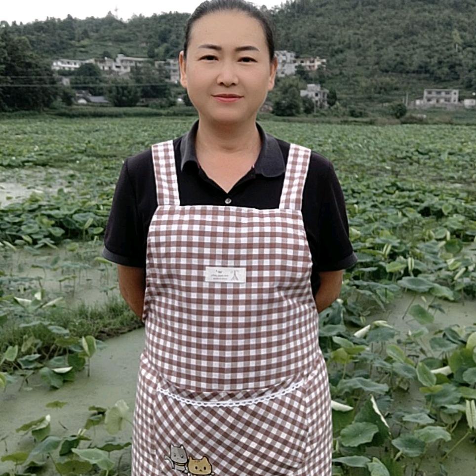 芳姐穿搭